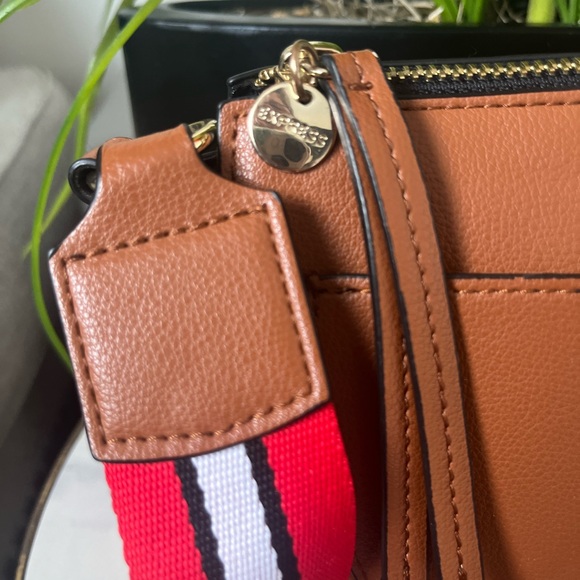 Exspress Chic Brown Crossbody Bag with Red Strap - Picture 10 of 14